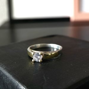 950 Sterling silver w/ 18k Gold ring Size 8